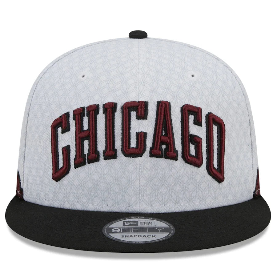 Men's Chicago Bulls New Era Black 2022/23 City Edition Official 9FIFTY Snapback Adjustable Hat