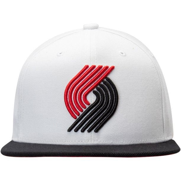Men's Portland Trail Blazers 2 Tone White/Black Mitchell & Ness Snapback Hat