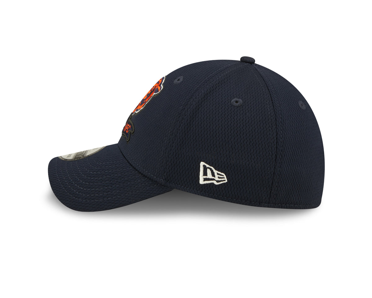 Men's Chicago Bears Mascot Logo New Era Navy 2022 Sideline Coaches 39THIRTY Flex Hat