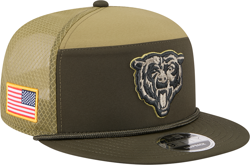 Men's Chicago Bears New Era Green 2025 Salute To Service Sideline Split Panel 9FIFTY Snapback Trucker Hat