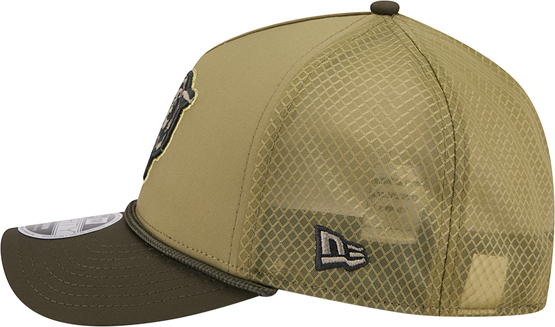Men's Chicago Bears New Era Green 2025 NFL Salute To Service Sideline 9FORTY M-Crown Adjustable Hat