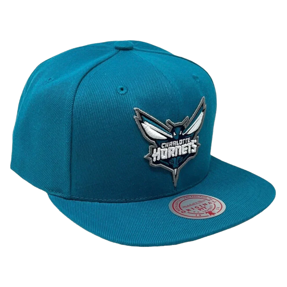 Men's Mitchell & Ness Charlotte Hornets Core Teal Adjustable Snapback Hat