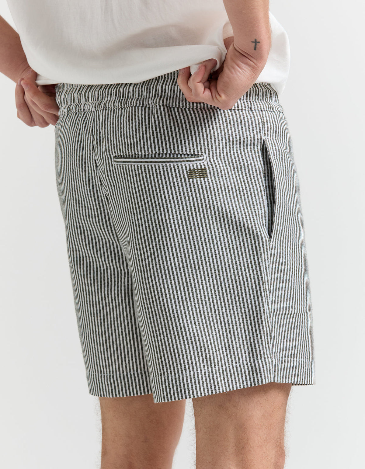 Earl Stripe Walkshort - Khaki/White