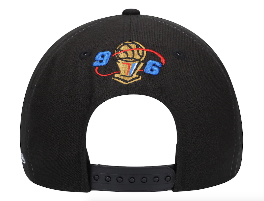 Chicago Bulls Mitchell & Ness Hardwood Classics 1996 NBA Champions Wave Snapback Hat - Black