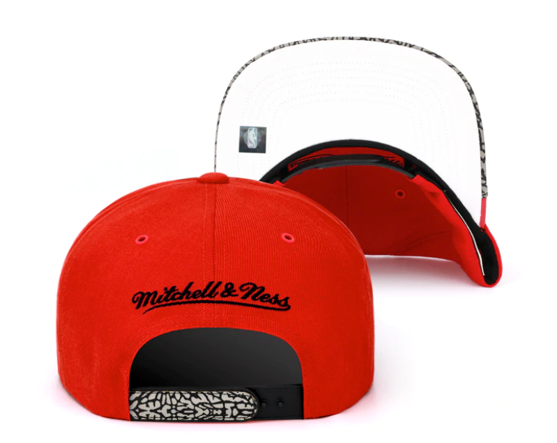 Chicago Bulls Day 3 Red/ Concrete Gray Mitchell & Ness Snapback Hat