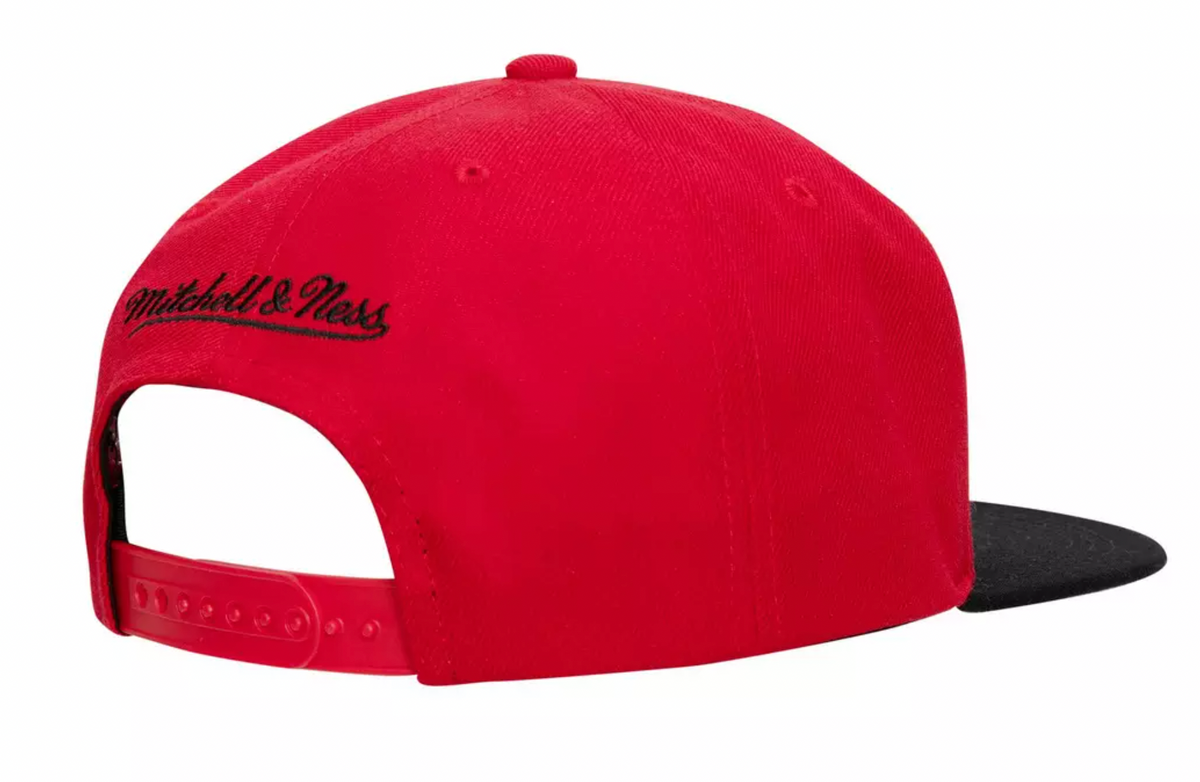 Men's Atlanta Hawks Mitchell & Ness 2 Tone Red/Black 2.0 Snapback Hat