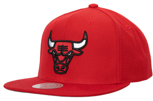 Men's Mitchell & Ness Chicago Bulls Core Red Adjustable Snapback Hat