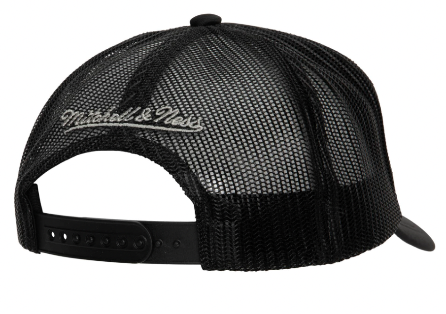 Mens Brooklyn Nets NBA Puff The Magic Trucker Mitchell & Ness Snapback Hat