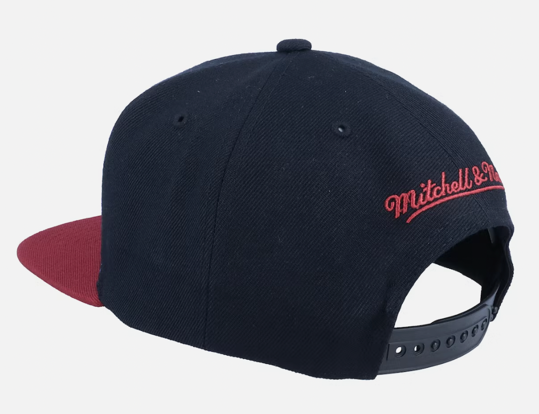 Men's Miami Heat Mitchell & Ness NBA Core Basic Black/Maroon Snapback Hat