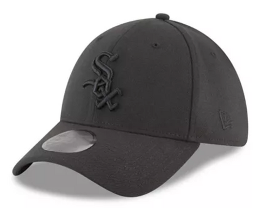 Chicago White Sox New Era Blackout Tonal 39THIRTY Flex Fit Cap