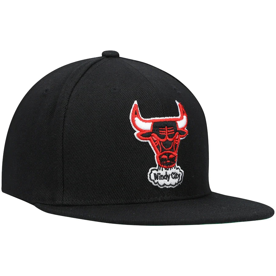 Men's Mitchell & Ness Chicago Bulls NBA Core Basic Adjustable Snapback Hat